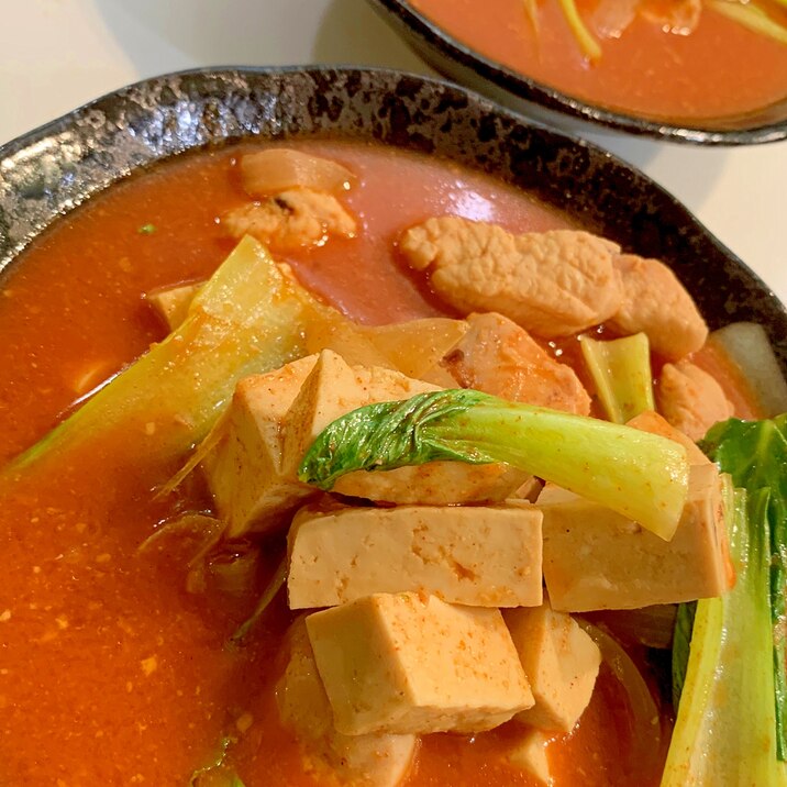 チンゲン菜と鶏肉で　コチュジャンのピリ辛スープ